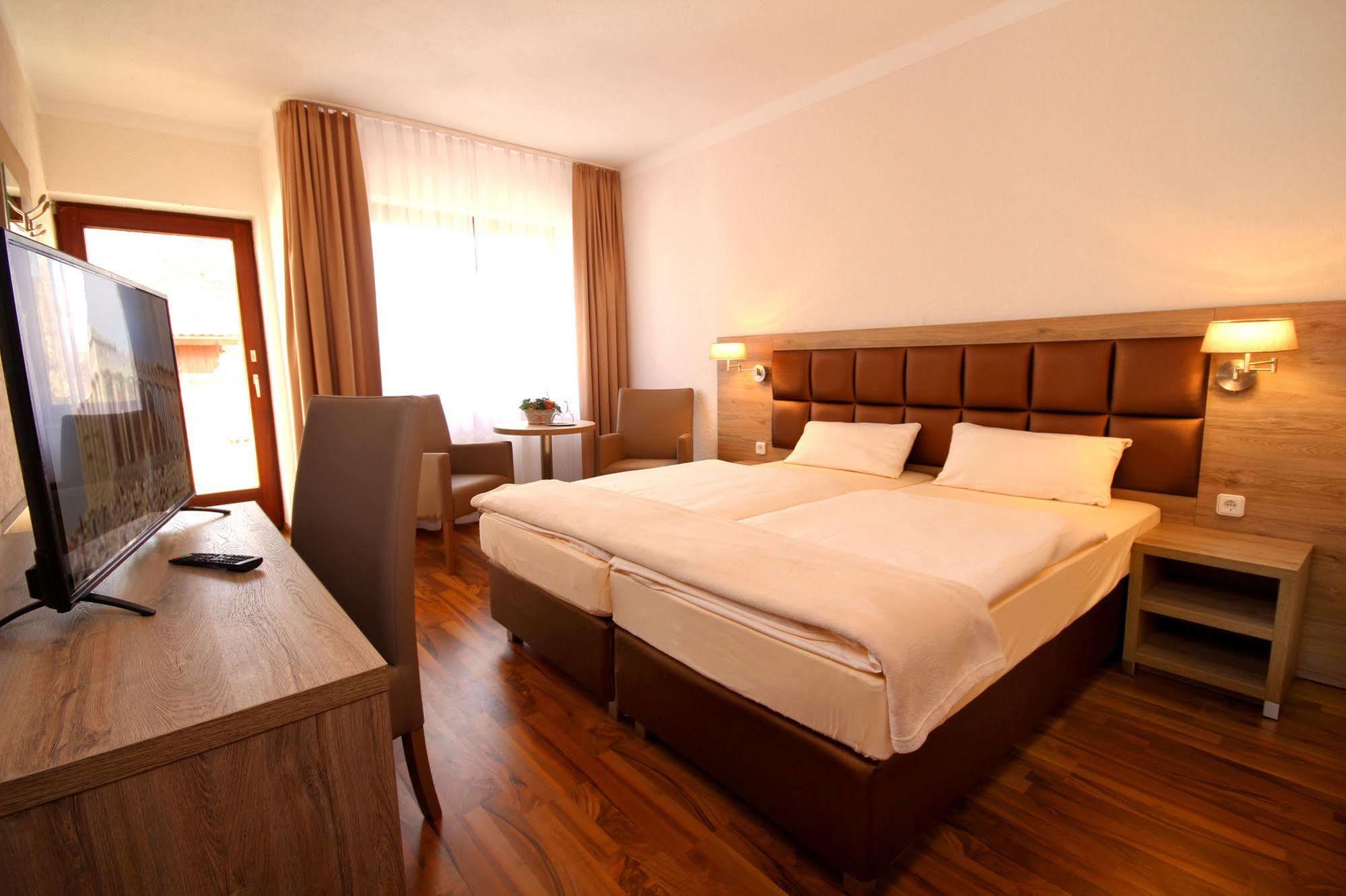 Strand Hotel Nordsee, Hotel Deichlaeufer توسينس المظهر الخارجي الصورة